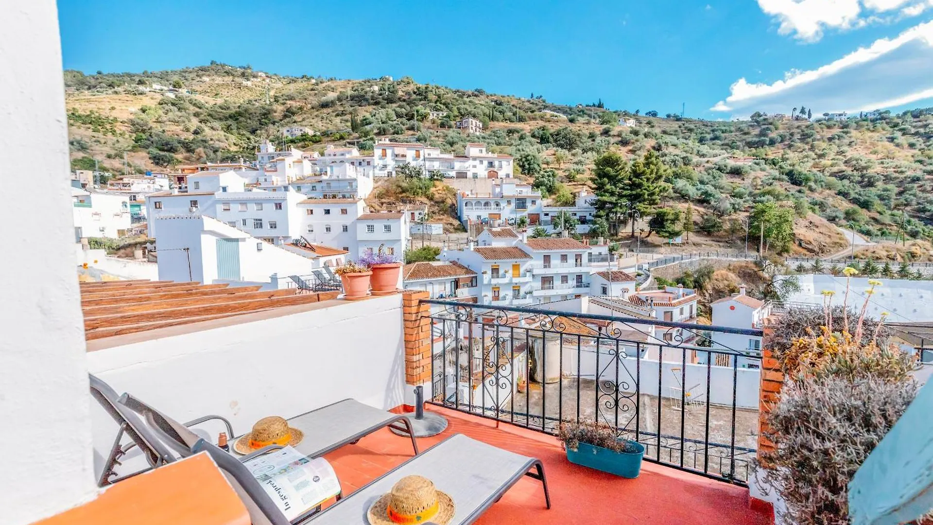 Casa De La Montana Apartments Sayalonga