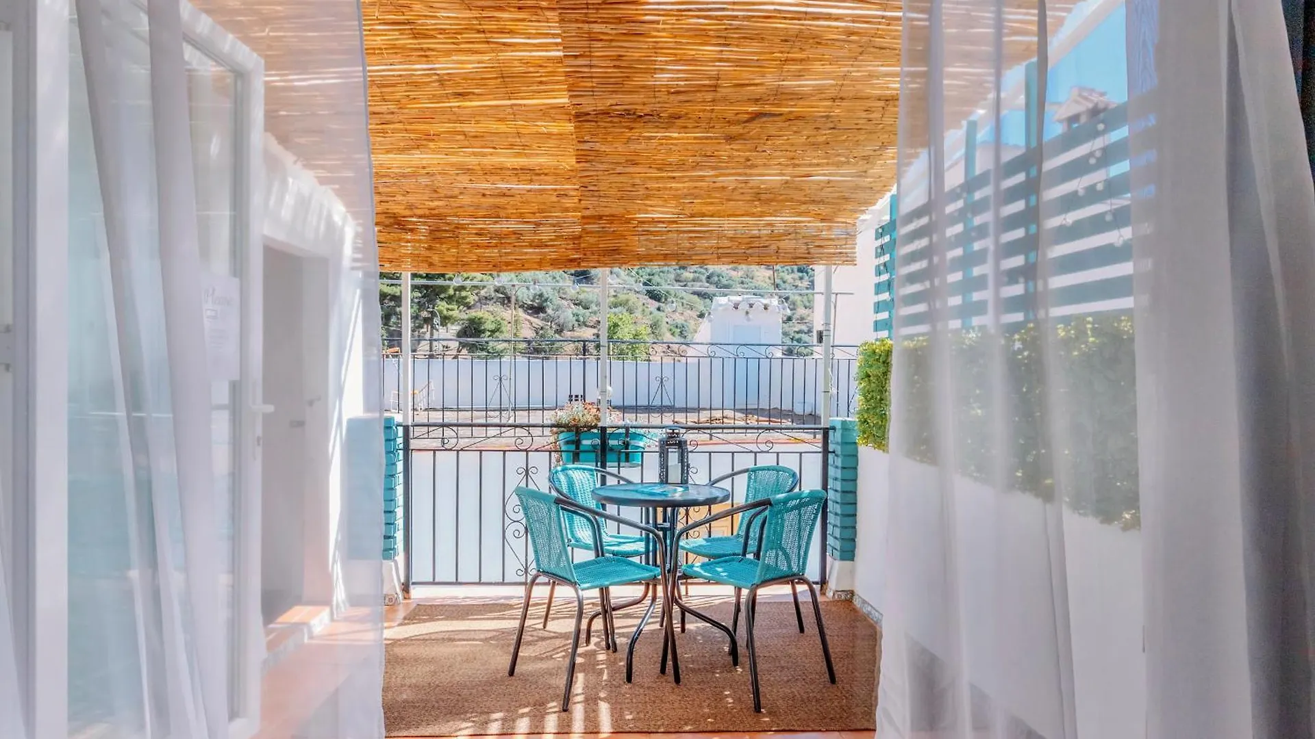 Casa De La Montana Apartments Sayalonga Spain