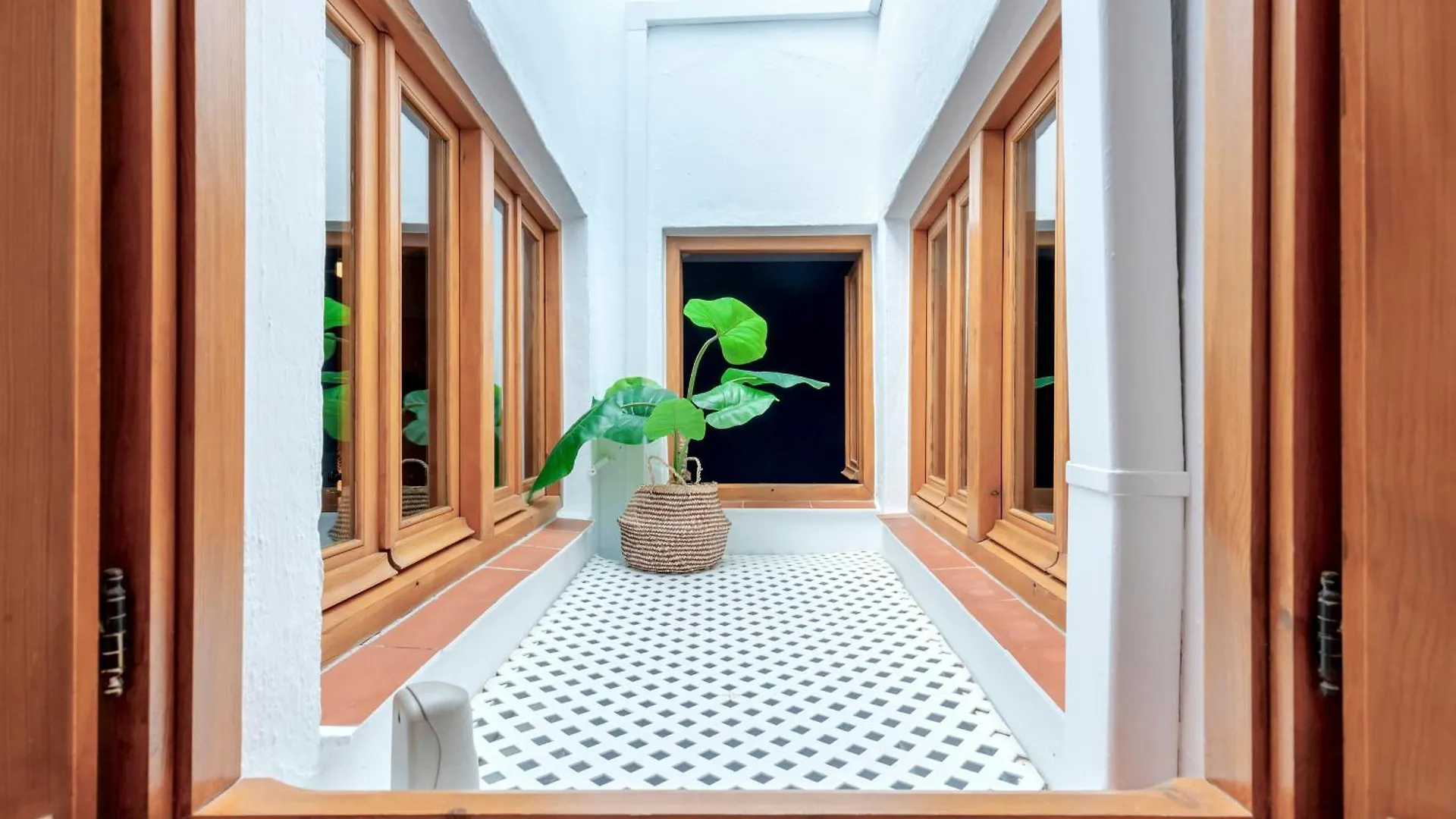 Casa De La Montana Apartments Sayalonga Spain