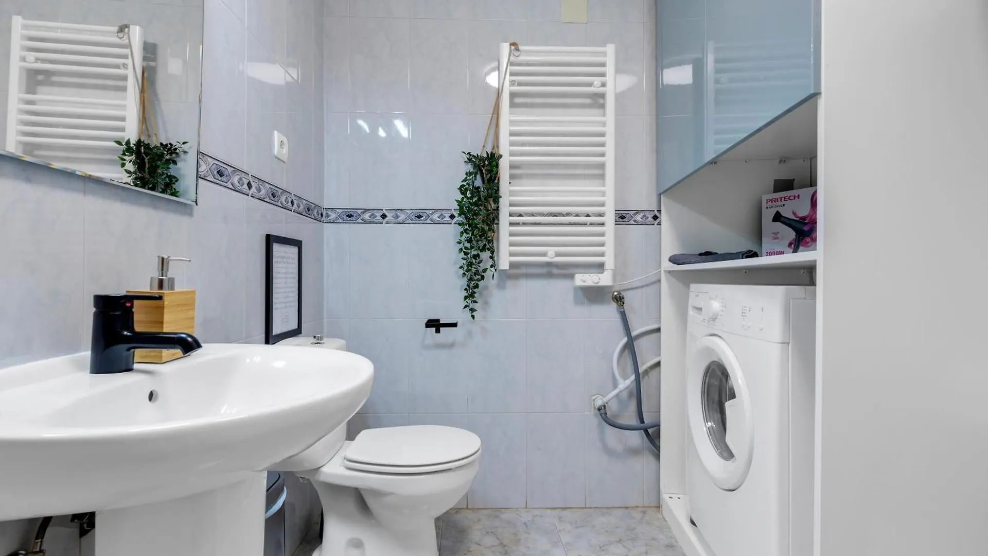 Casa De La Montana Apartments Sayalonga Spain