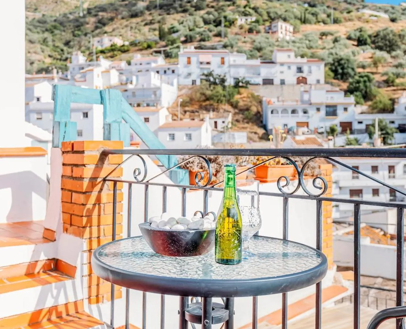 Casa De La Montana Apartments Sayalonga Spain