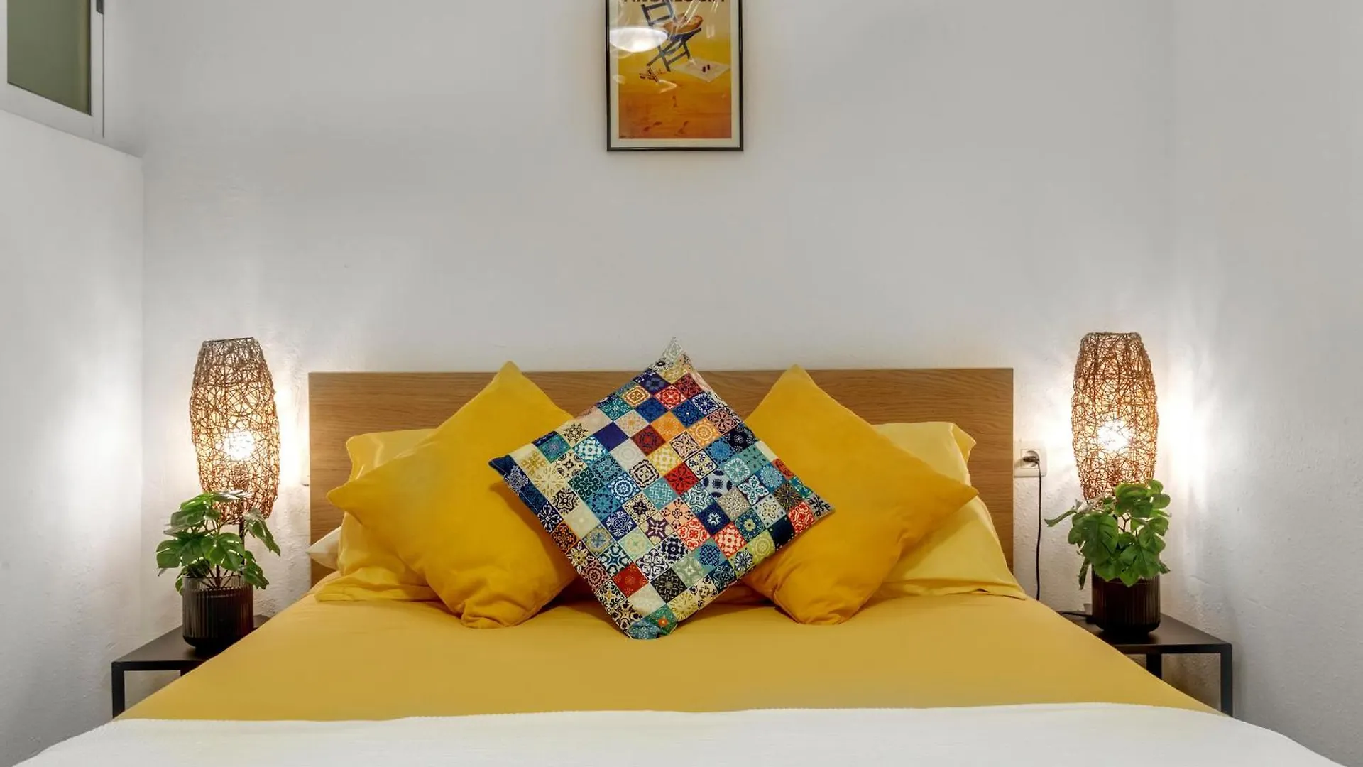 Casa De La Montana Apartments Sayalonga Spain