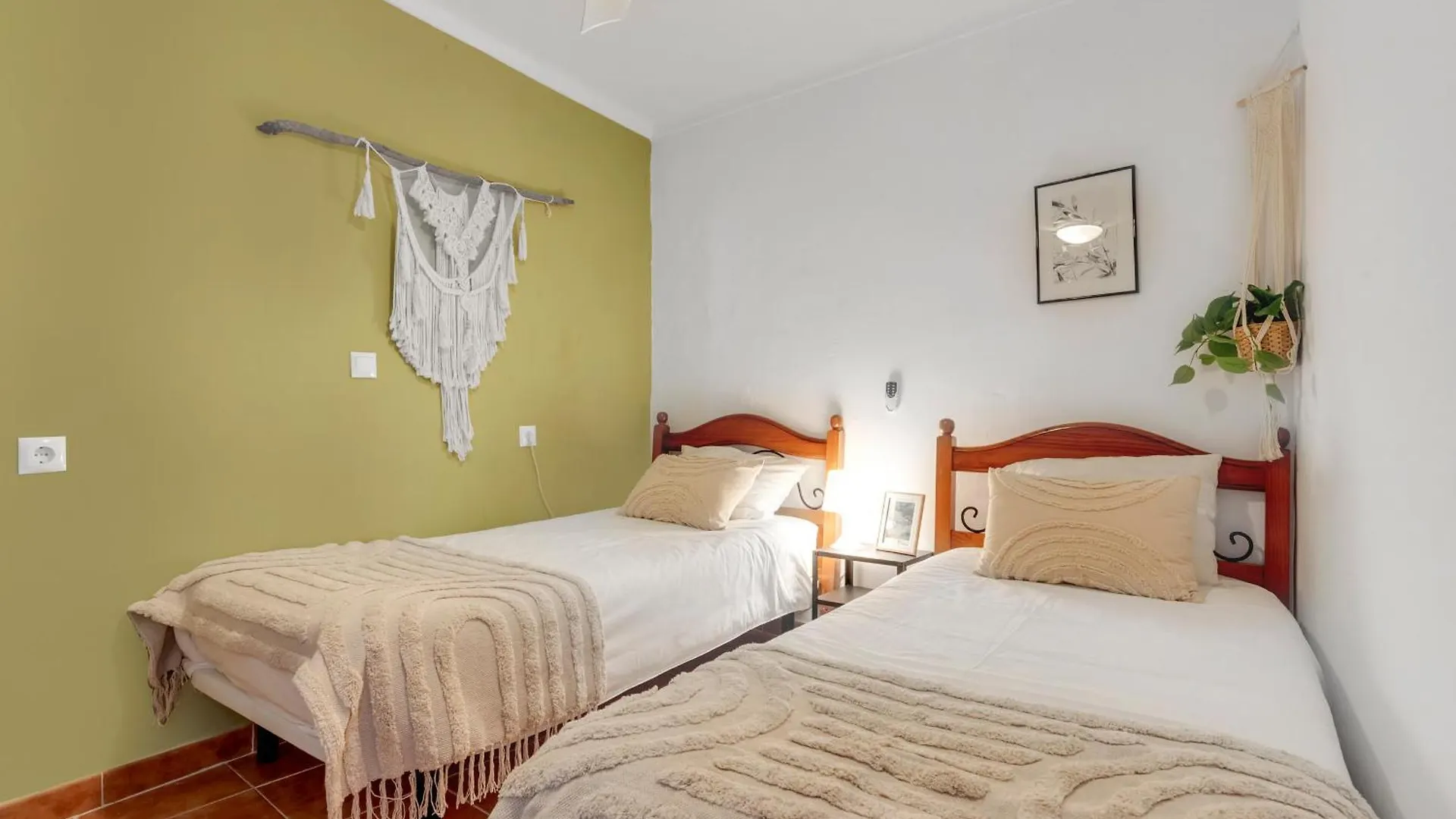 Casa De La Montana Apartments Sayalonga