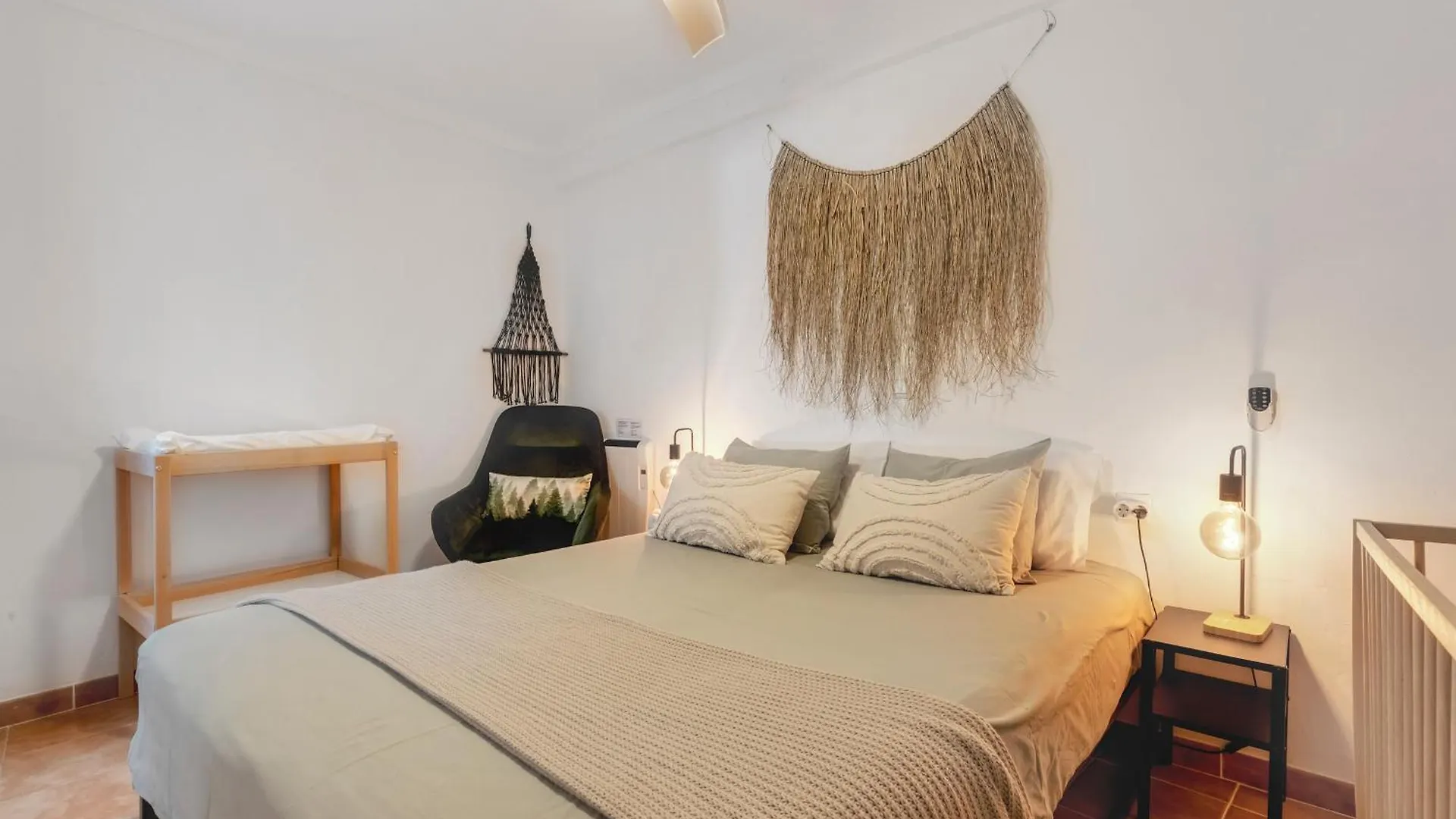 Casa De La Montana Apartments Sayalonga Spain