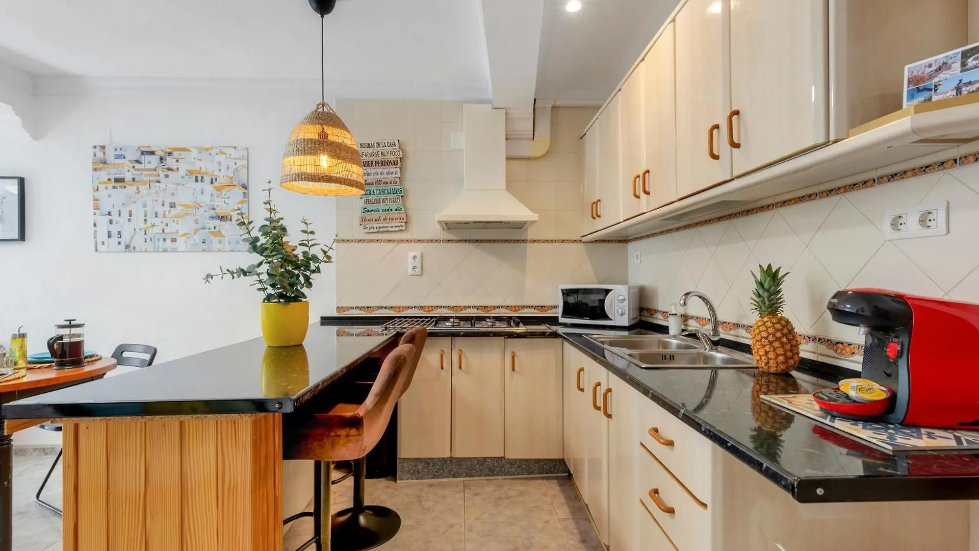 Casa De La Montana Apartments Sayalonga Spain