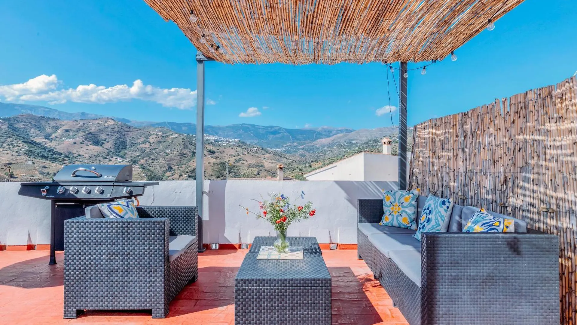 Casa De La Montana Apartments Sayalonga